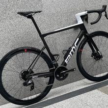 BMC Teammachine SLR 01 SRAM Force AXS / Fulcrum Wind 40 Carbon Laufräder / Größe 56 cm von BMC
