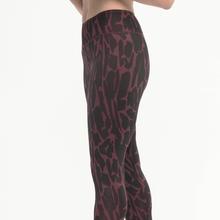 KISMET Yoga Leggings Ganga 7/8 – Skin Ruby von KISMET