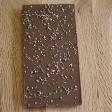 Süße Heidjerin - Milchschokolade mit Heideblüten-Crunch von Heidjeria