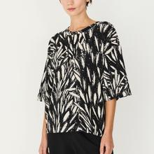 SKFK Lariz Leaves GOTs T-Shirt Damen Shirt schwarz weiß von SKFK