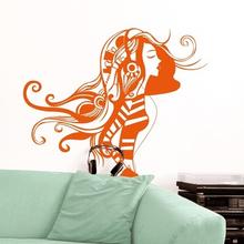 Wall Art Wandtatto Berlin Szenerie HEADPHONE GIRL, AUGEN ZU UND TANZEN, minimalistische Wandkunst im Streetart-Style von Urban ART Berlin
