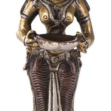 Lakshmi, stehend, 14 cm, Messing