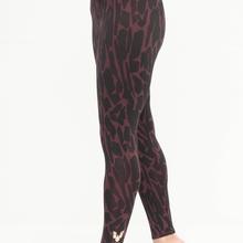 KISMET Yoga Leggings Ganga 7/8 – Skin Ruby von KISMET