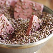 Süße Heidjerin - Ruby mit Heideblüten-Crunch von Heidjeria