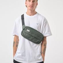 Cleptomanicx Laurel Wreath Hipbag TAP M grün von Cleptomanicx