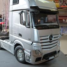 Mercedes-Benz Actros 1851 GigaSpace + MFC03 RTR von Tamiya