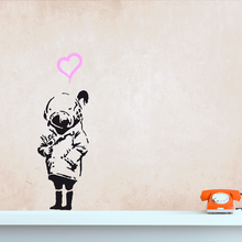 BANKSY Wandtattoo TANK GIRL mit Vogel Wandtattoo Streetart  von Urban ART Berlin