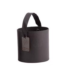 Geschenkkorb mit Griff schwarz von OOHH von OOHH