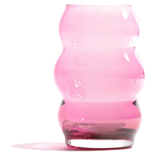 Muse Vase Rubin von Fundamental Berlin von Fundamental