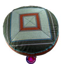 Meditationskissen grün/dunkelgrün gemustert 33 x 17 cm von Yogi & Yogini