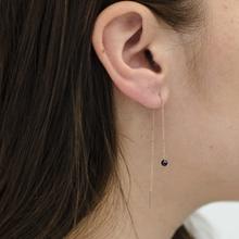 Ohrringe Mercurius, Silber dunkle Perle von Charlotte Wooning