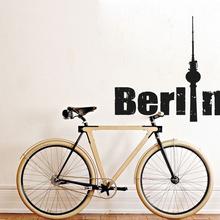 Wandtattoo BERLIN SCHRIFTZUG mit FERNSEHTURM  von Urban ART Berlin