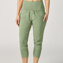 Lotuscrafts Organic Womens Yoga Pant 3/4 Oil Green von Lotuscrafts