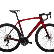 Trek Domane SLR 6 Gen 4 MY 2023 /  RH 60 / Metallic Red Smoke to Red Carbon Smoke von TREK