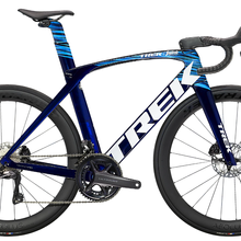 TREK Madone SLR 7 / Shimano Ultegra DI2 12 / RH 56 cm / Trek - Segafredo Team blue / Bontrager Carbon Laufradsatz / 2022  / TESTRAD von TREK