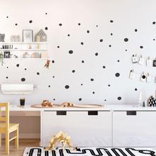 Tupfen Wandtattoo Mix-Set, 60 handgezeichnete Tupfen Wandsticker Dots, Dalmatiner Punkte, Kinderzimmer Wanddekoration von Urban ART Berlin