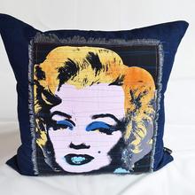 Kissenbezug Andy Warhol MARILYN MONROE 1967 von The Andy Warhol Foundation