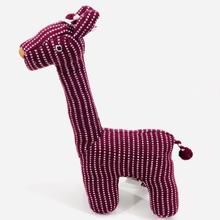 Stofftier Giraffe MANDOLO – bombeere/weiß von WSDO